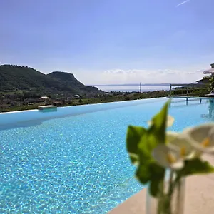 Relais Olivi *** Costermano